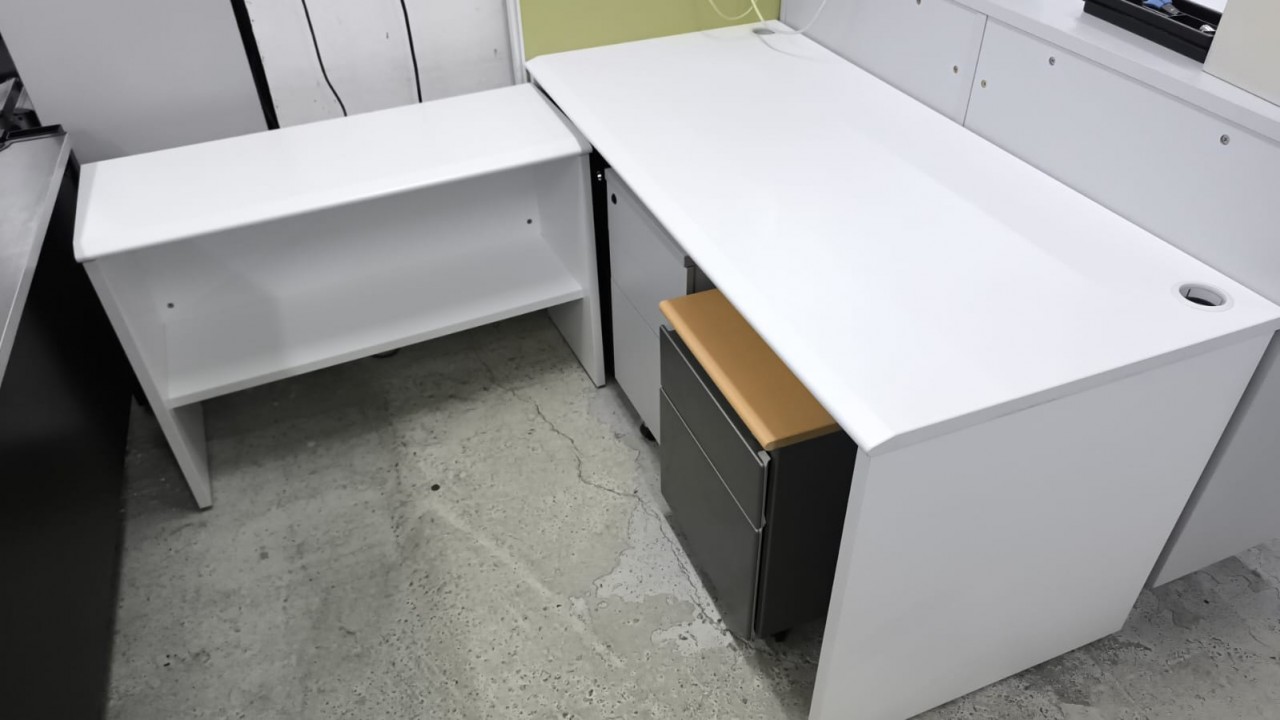 白色(W1500)斜邊直檯(FB)  62104