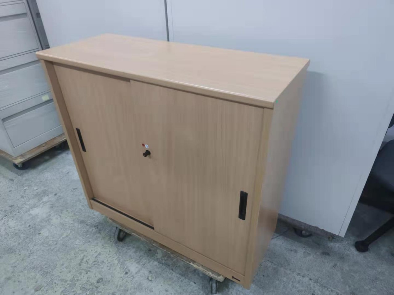 (1000mm)櫸木色趟門半腰櫃66669